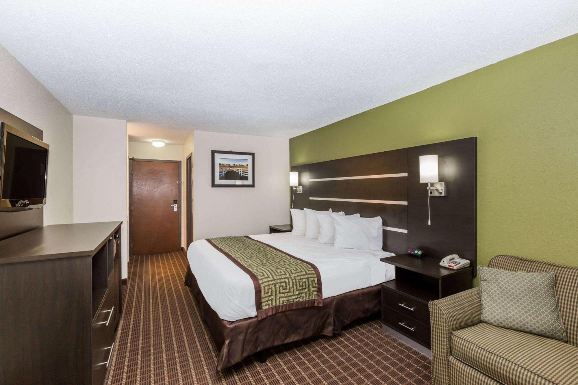 Baymont By Wyndham Louisville South I 65 Brooks Exterior foto