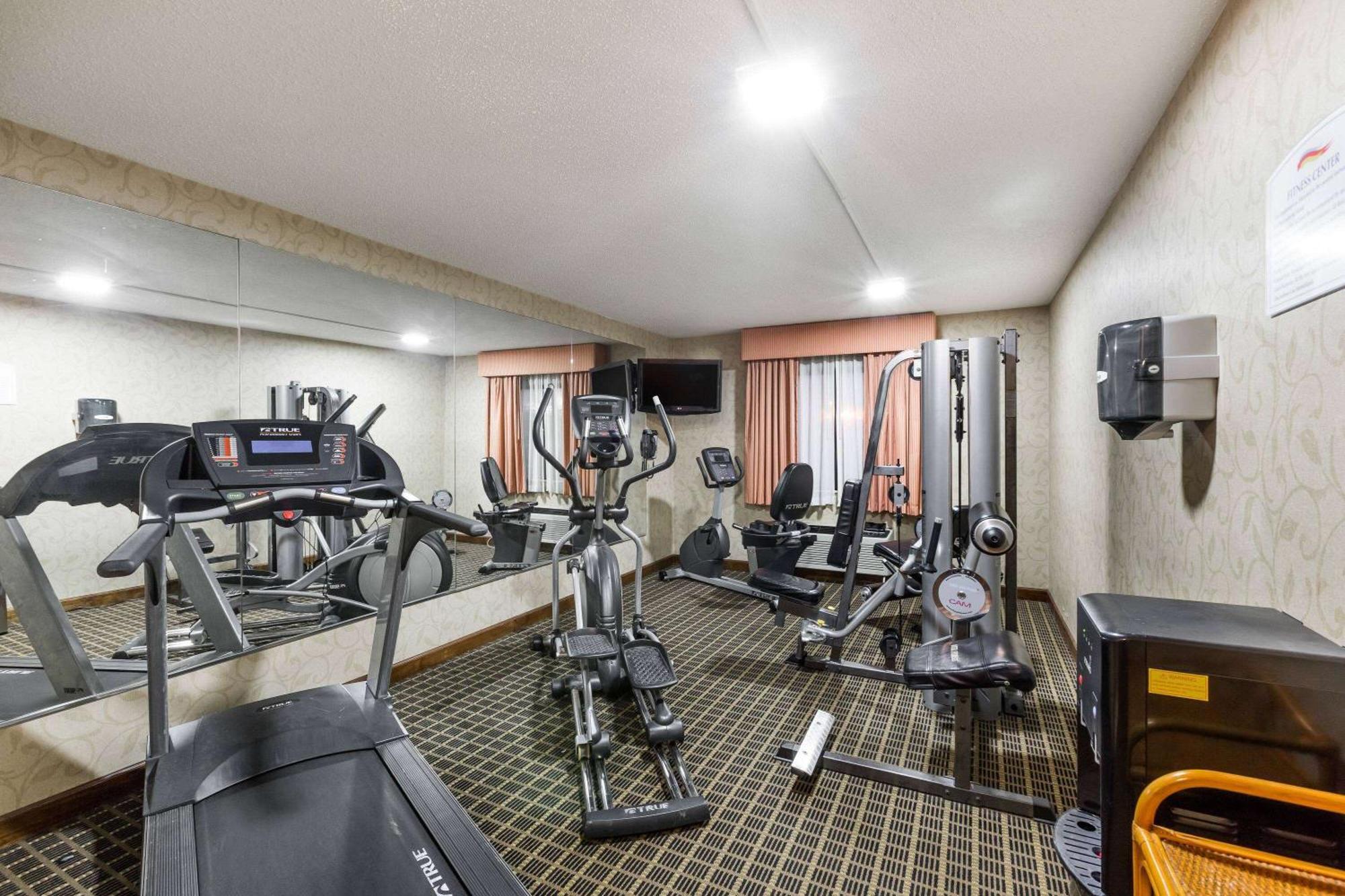 Baymont By Wyndham Louisville South I 65 Brooks Exterior foto